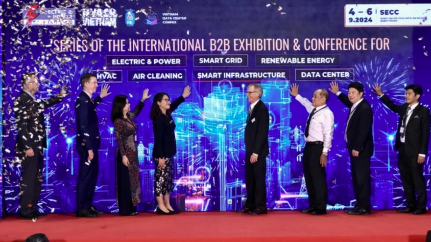 Electric power & smart building systems expo opens in HCM City